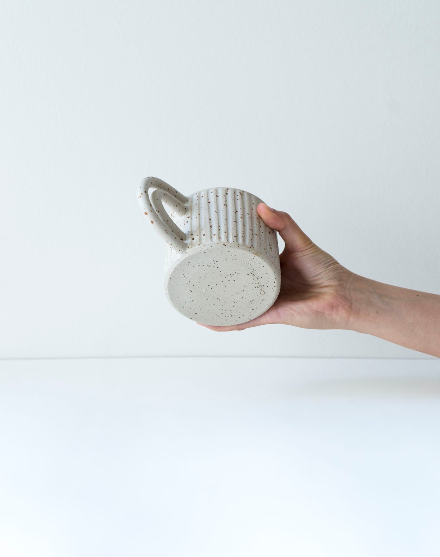 Petite tasse texture anse n|2