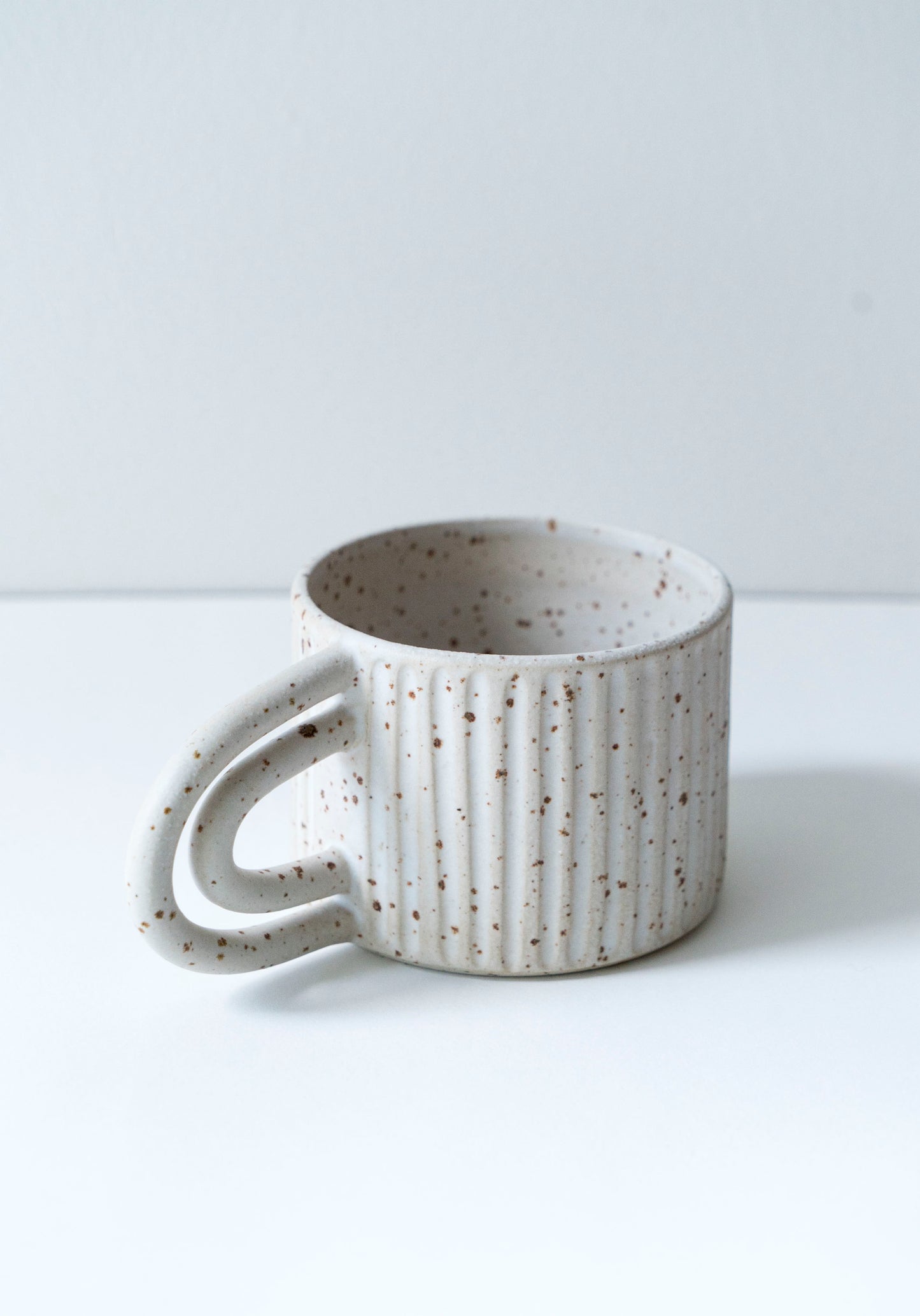 Petite tasse texture anse n|2