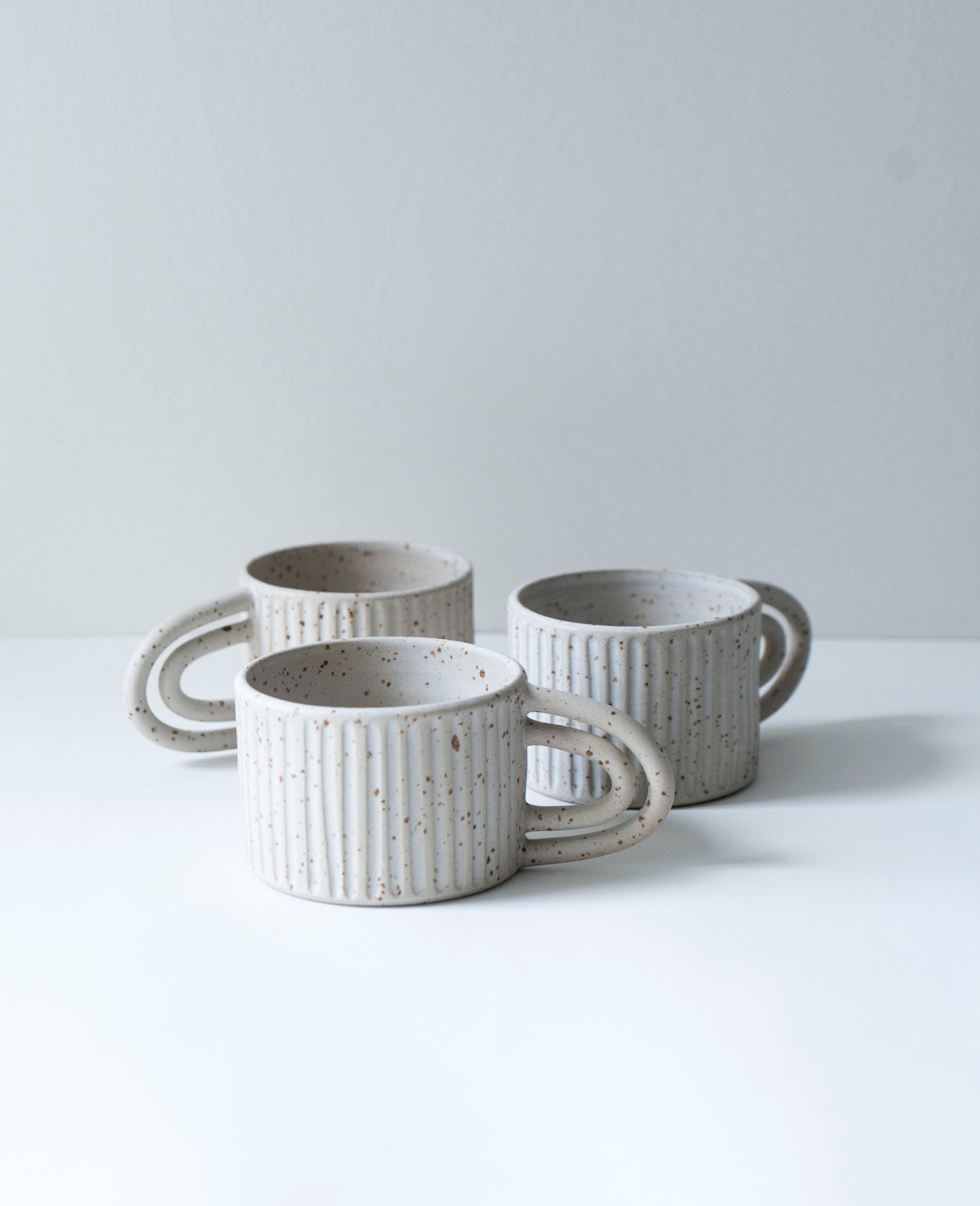Petite tasse texture anse n|2