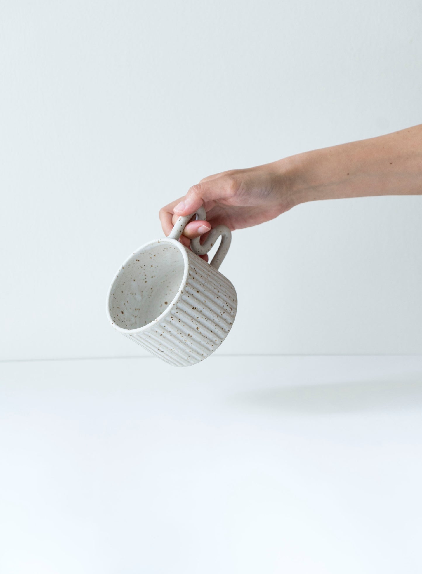 Petite tasse texture anse n|1