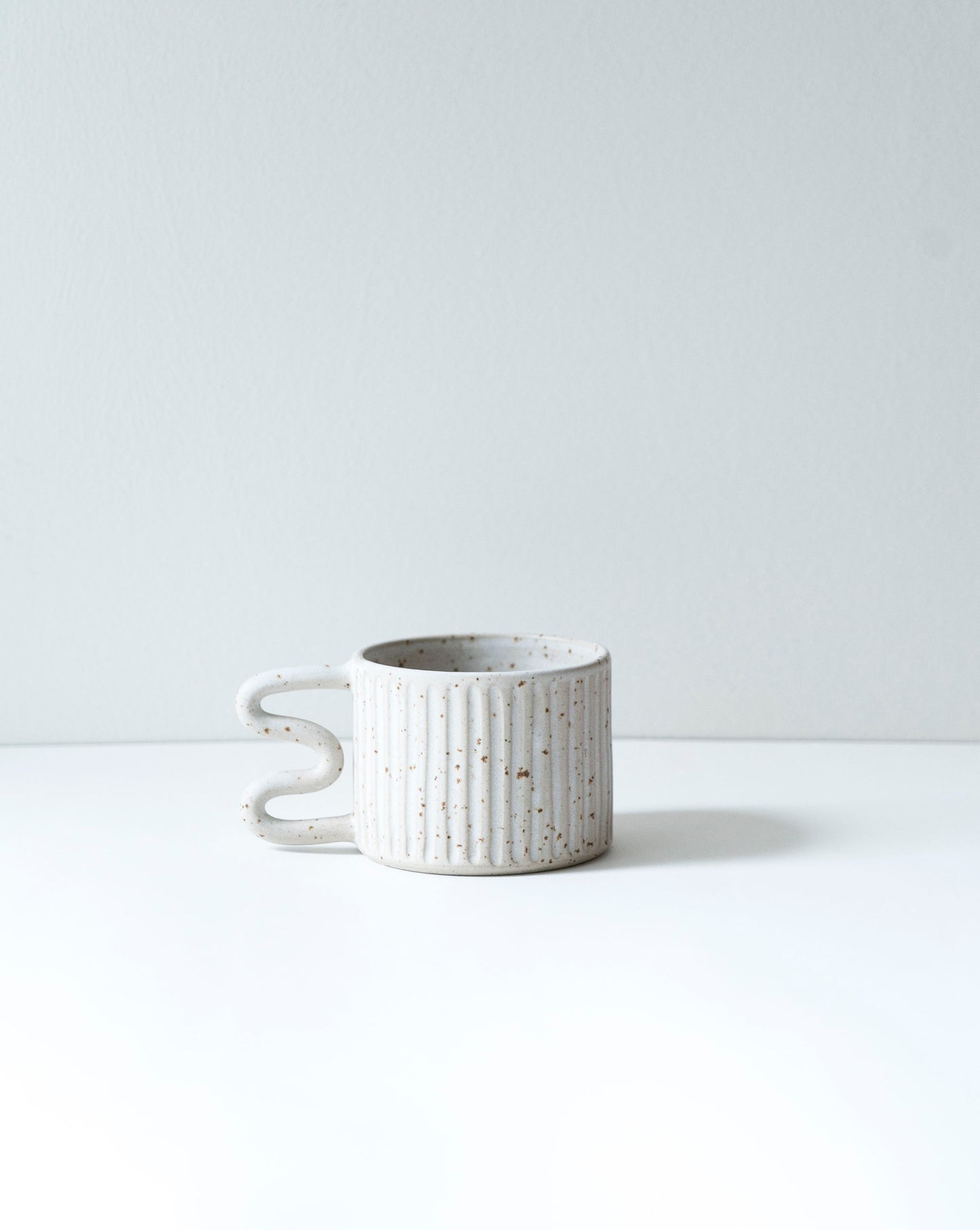 Petite tasse texture anse n|1